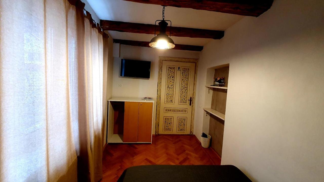 Nomad Apartment Brasov Ngoại thất bức ảnh