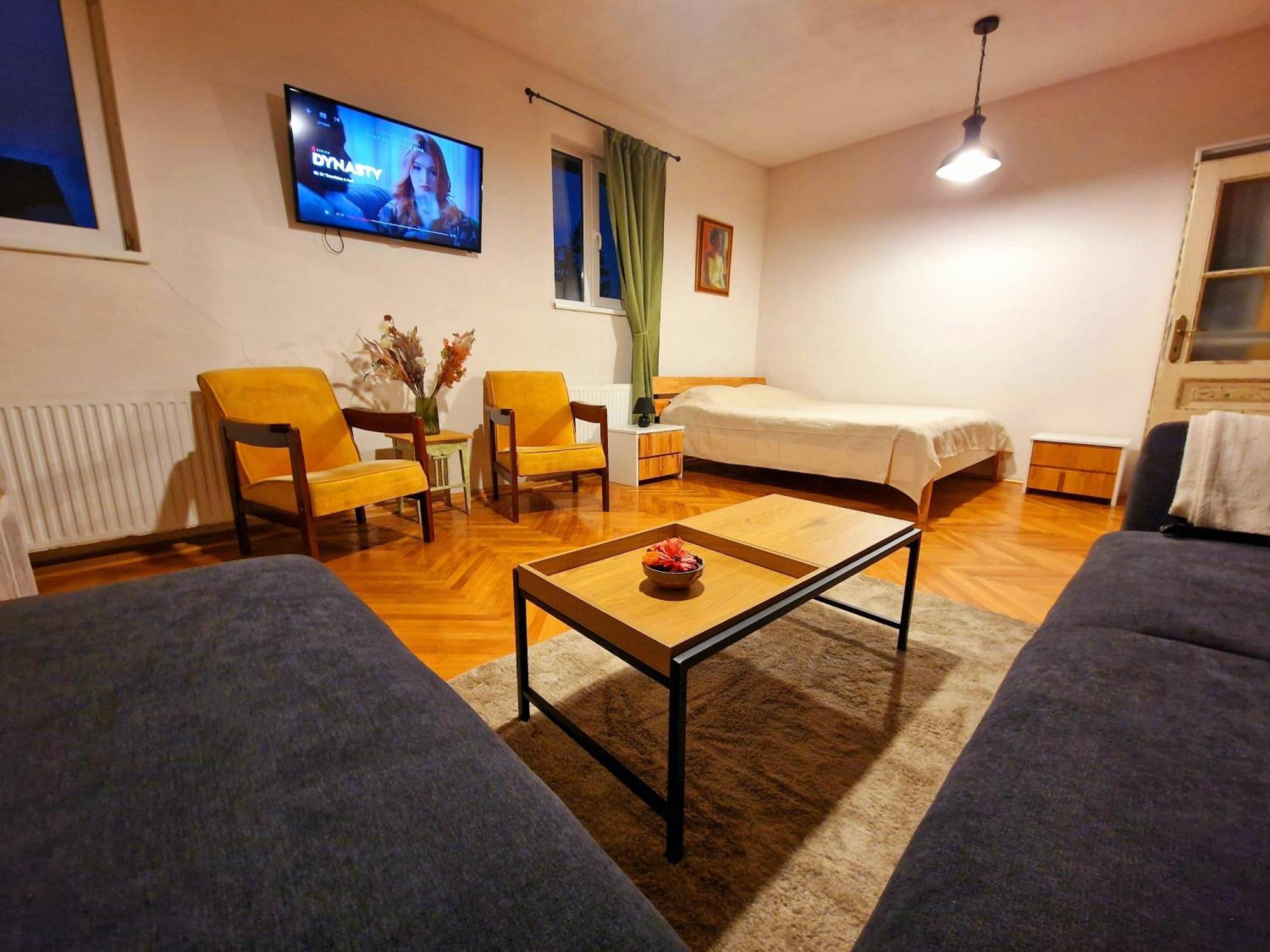 Nomad Apartment Brasov Ngoại thất bức ảnh